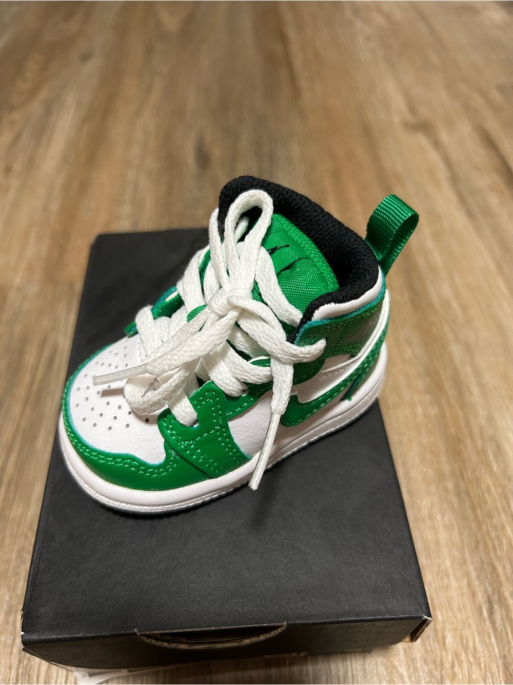 Nike Kids Green & White Mid-Top Sneakers